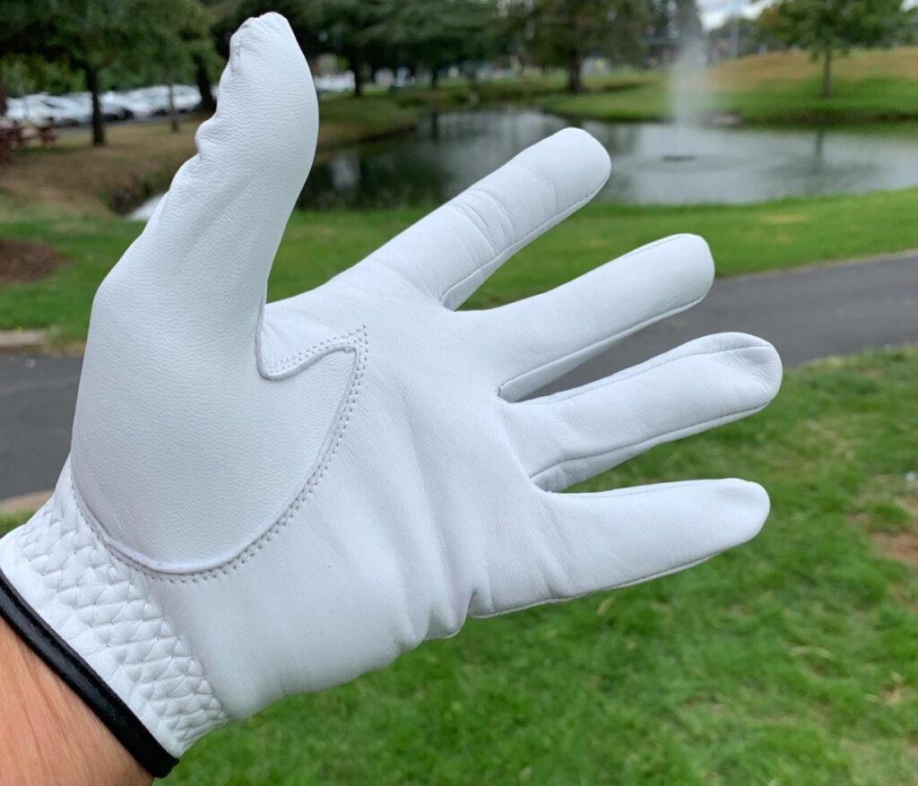 can you wear golf gloves in baseball