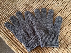 How to disinfect exfoliating gloves?