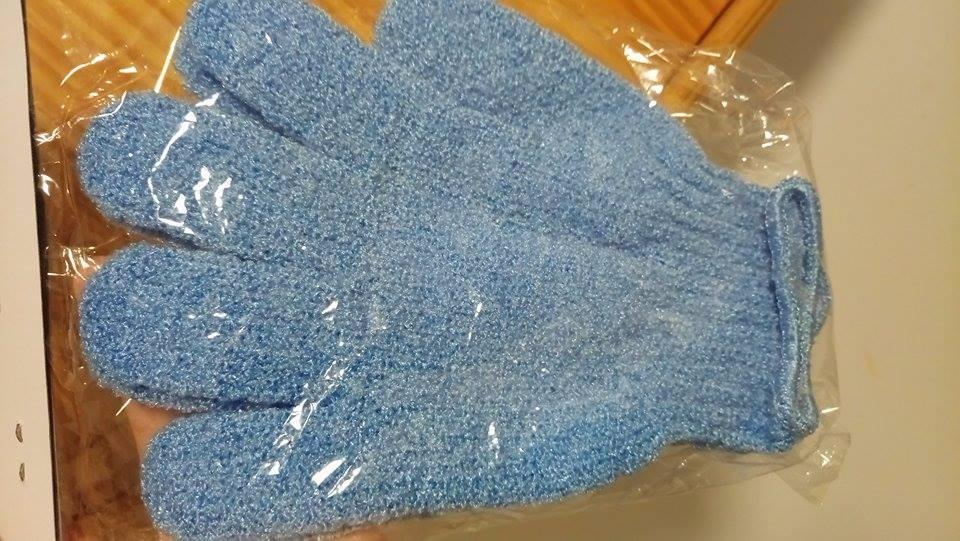 ways to keep exfoliating gloves clean and disinfect
